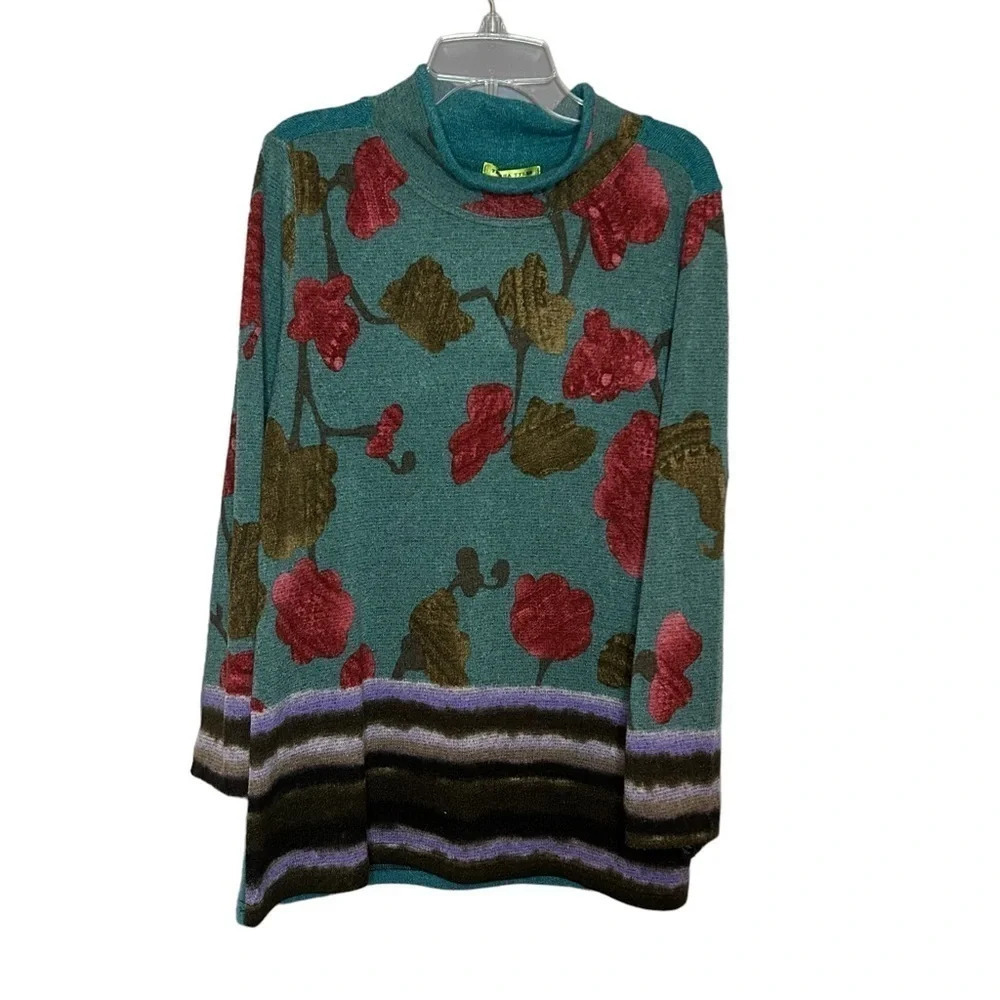 Trisha Tyler sweater flowers green turquoise women’s size small